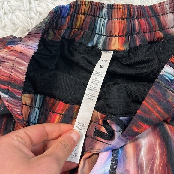 Lululemon Hotty Hot Short II *Long 4" Chroma Fusion Multi / Black - Picture 2 of 6
